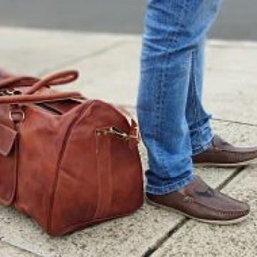 duffel-triangular-568094287.jpg